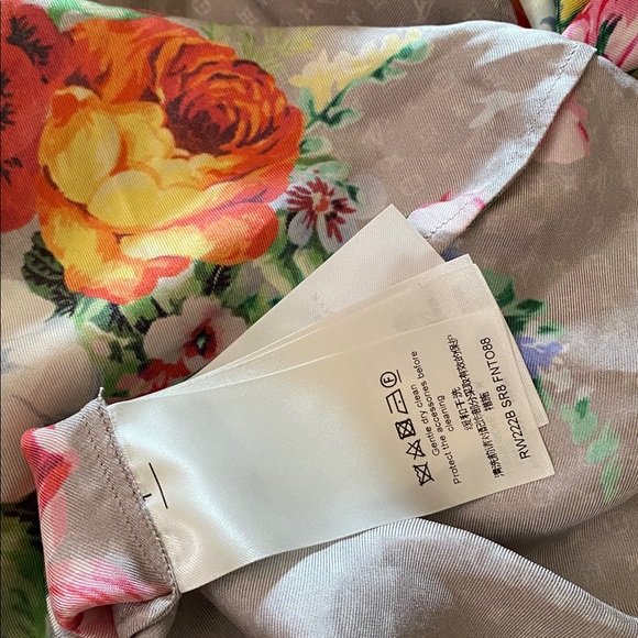 Louis Vuitton Floral Silk Short and blouse sets - Picture 13 of 17